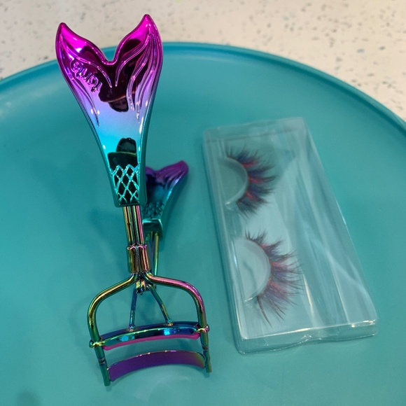 NEVER USED Special Edition Tarte Mermaid-themed Eyelash Curler & False Lashes - Picture 7 of 9